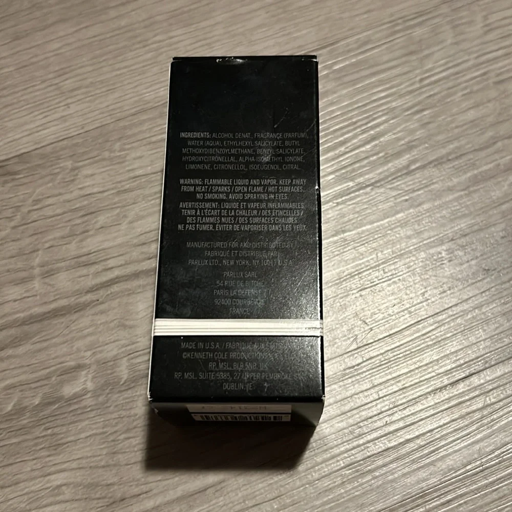 BLACK BY KENNETH COLE